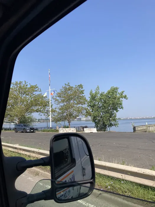 Flushing Bay Promenade Picture 4
