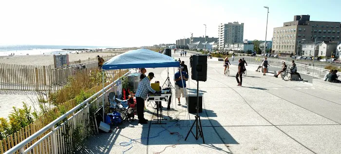 🏖Beach 91st St Benches Picture 7