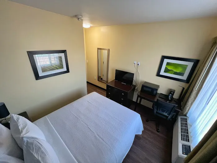 Ozone Inn & Suites Picture 5