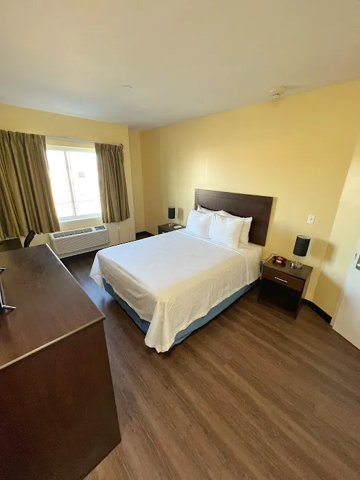 Ozone Inn & Suites Picture 9