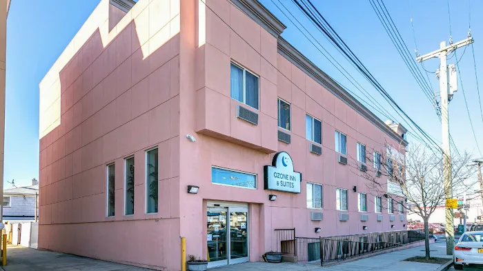 Ozone Inn & Suites Picture 4