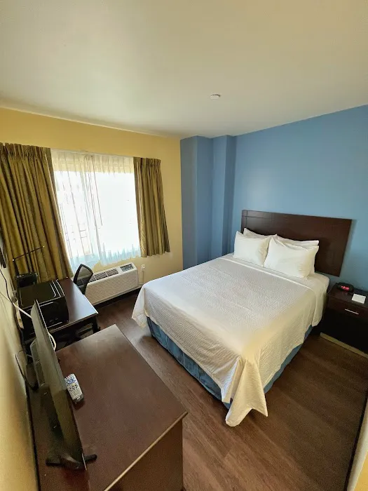 Ozone Inn & Suites Picture 7