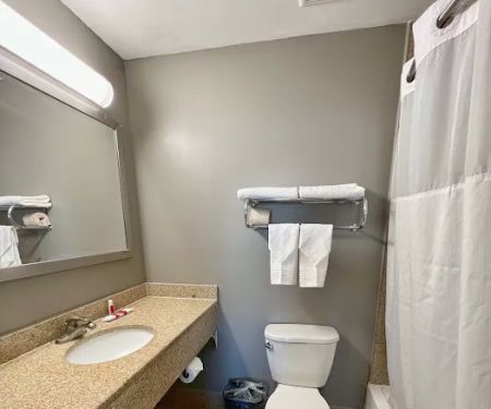 Ozone Inn & Suites