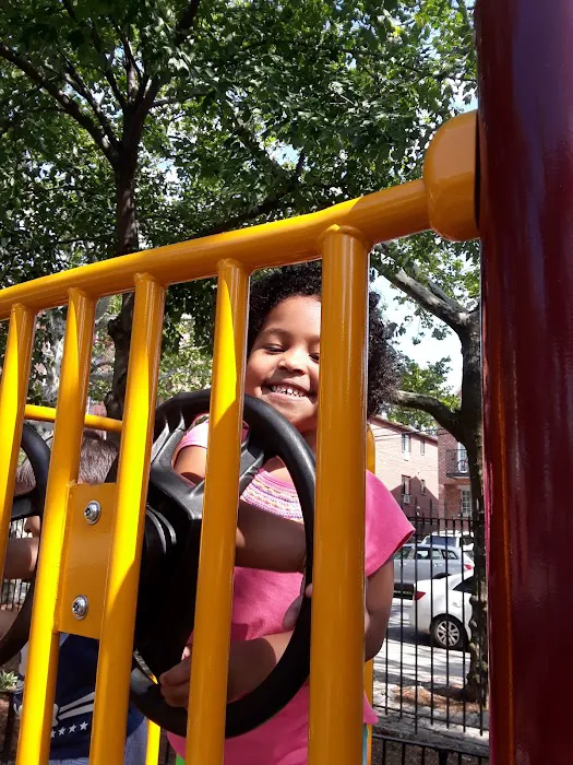 Real Good Playground Picture 5