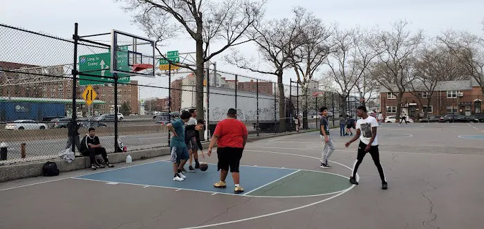 Real Good Playground Picture 2