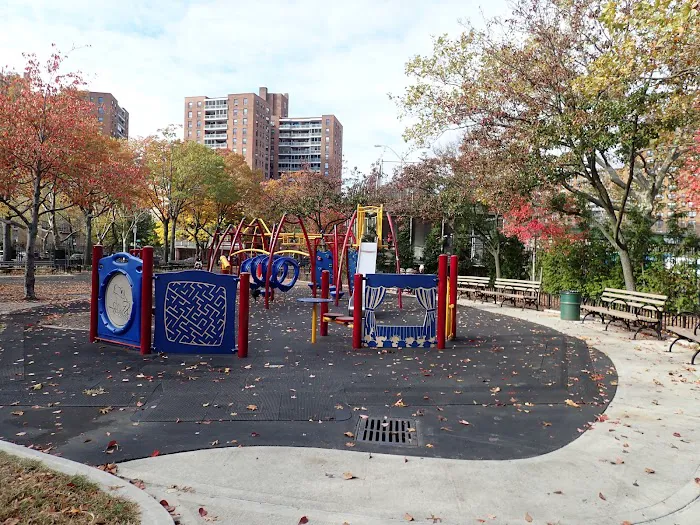 Real Good Playground Picture 3