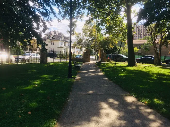 Hartley Park Picture 5