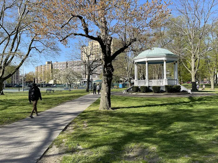 Hartley Park Picture 6
