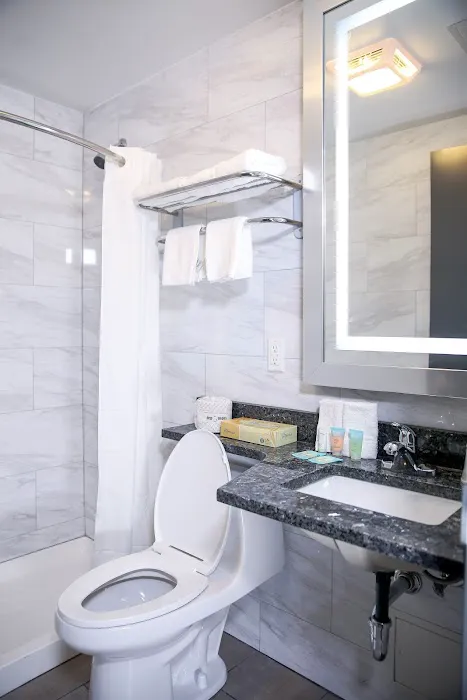 Vybe Hotel Bronx Picture 10