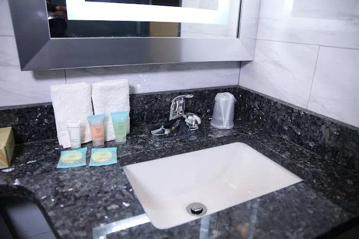 Vybe Hotel Bronx Picture 1