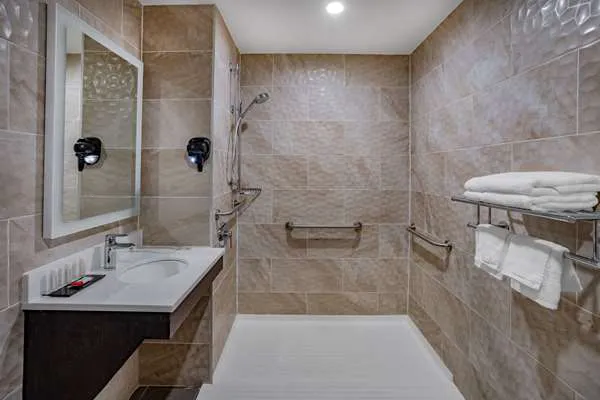 Days Inn by Wyndham Bronx NYC Picture 3
