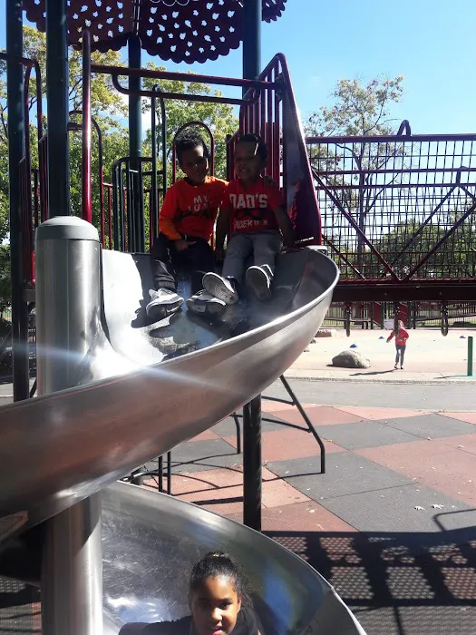 Williamsbridge Oval Picture 8