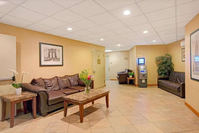 West Farms Hotel Picture 5