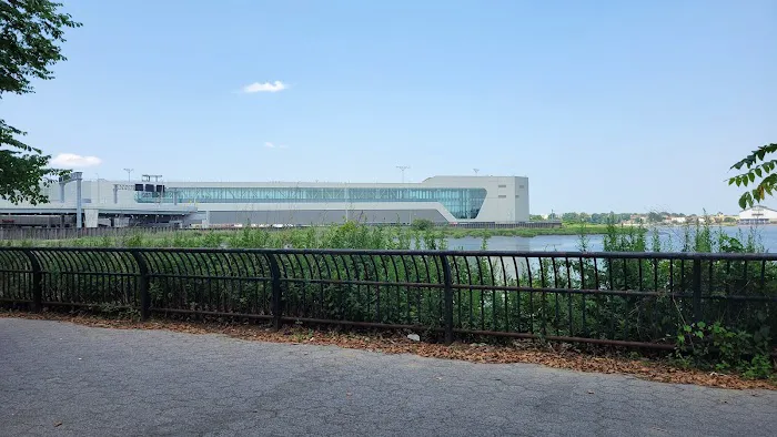 Flushing Bay Promenade Picture 2