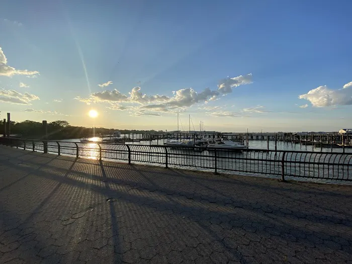 Flushing Bay Promenade Picture 6