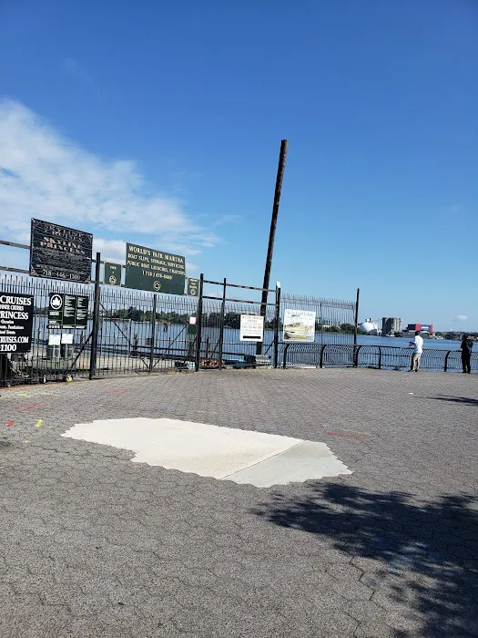 Flushing Bay Promenade Picture 7