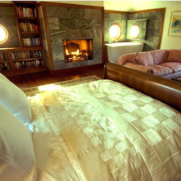 East Hampton Art House Bed & Breakfast Picture 4