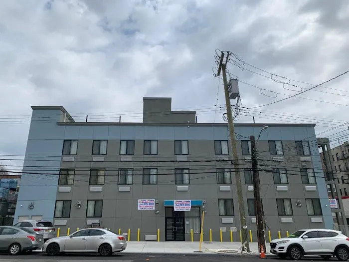 Bronx Park Motel Picture 1