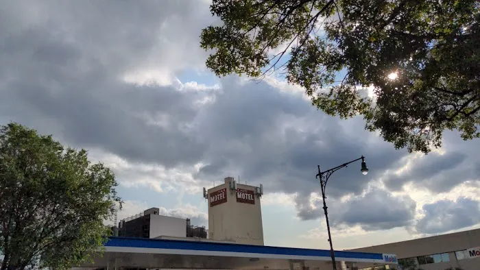 Bronx Park Motel Picture 6
