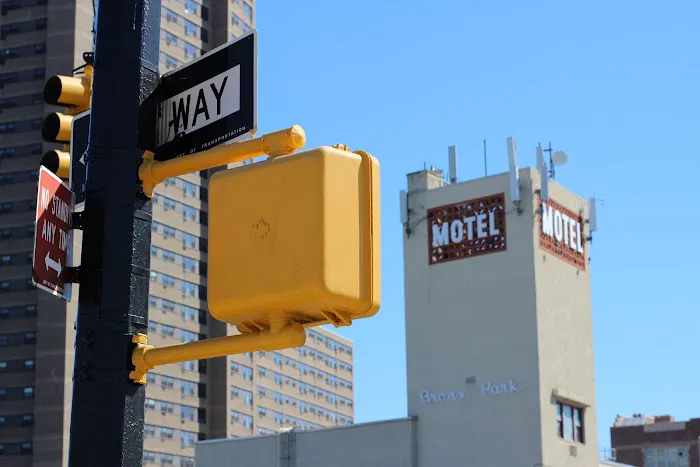 Bronx Park Motel Picture 2