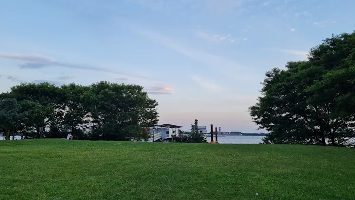 Barretto Point Park Picture 6