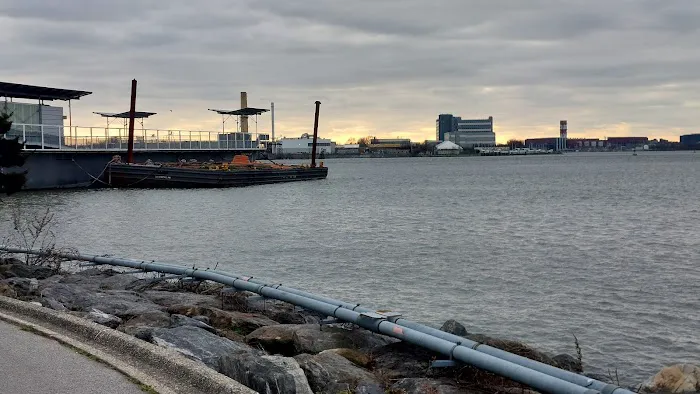 Tiffany Street Pier Picture 3