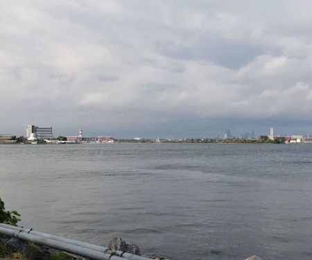 Tiffany Street Pier
