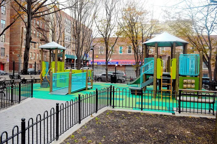 Longfellow Playground Picture 5
