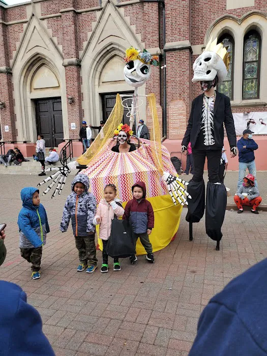 Father Gigante Plaza Picture 7