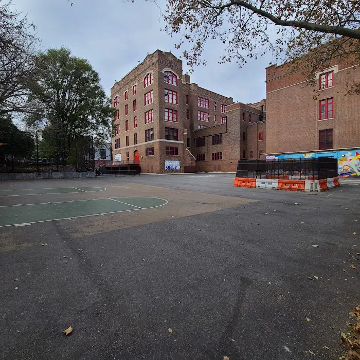 Dawson Playground Picture 3