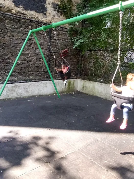 Dawson Playground Picture 7