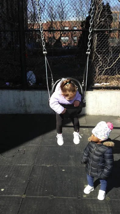 Dawson Playground Picture 6