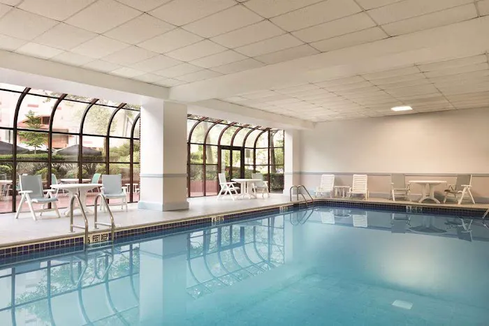 LaGuardia Plaza Hotel Picture 7