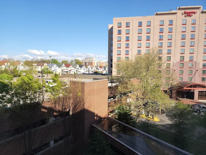 LaGuardia Plaza Hotel Picture 4
