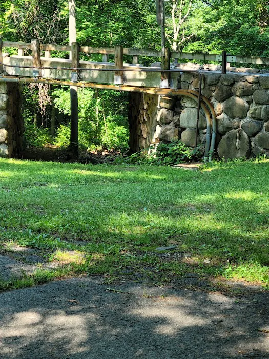 Old Croton Aqueduct Trailhead Picture 10