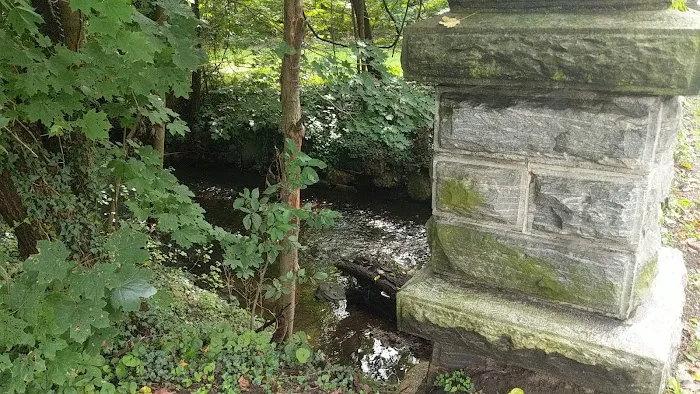 Crestwood Park Picture 1