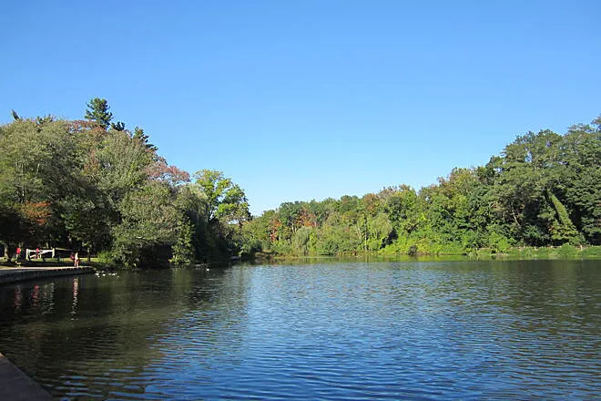 Putnam Greenway in Van Cortlandt Park Picture 10