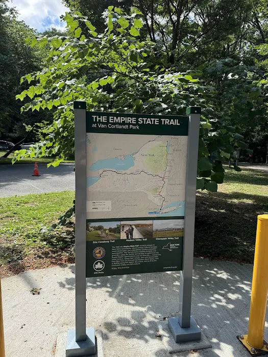 Putnam Greenway in Van Cortlandt Park Picture 2