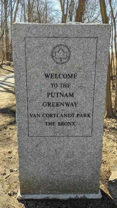 Putnam Greenway in Van Cortlandt Park Picture 9