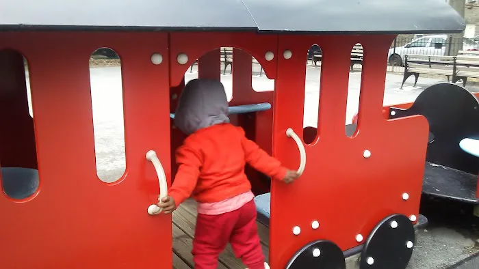 Train Park Garden Picture 6