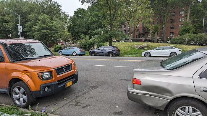 Reservoir Avenue Picture 1