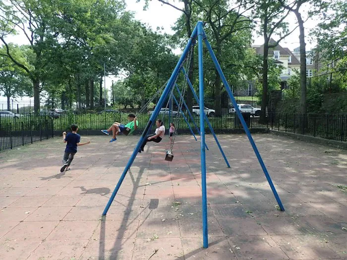 Fort #4 Playground Picture 3