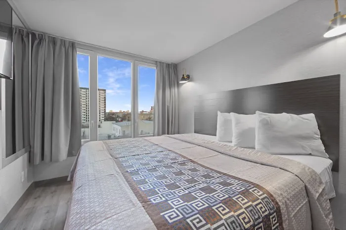 Tremont Hotel Bronx Picture 3
