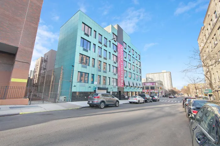 Tremont Hotel Bronx Picture 10