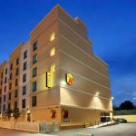 Super 8 by Wyndham Bronx