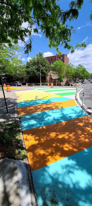 Horseshoe Playground Picture 2