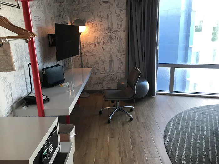 ibis Styles New York LaGuardia Airport Picture 2