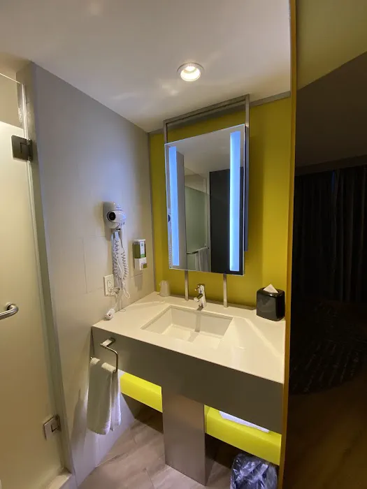 ibis Styles New York LaGuardia Airport Picture 7