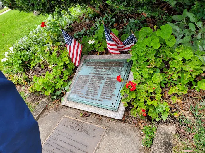 Memorial Circle Picture 5