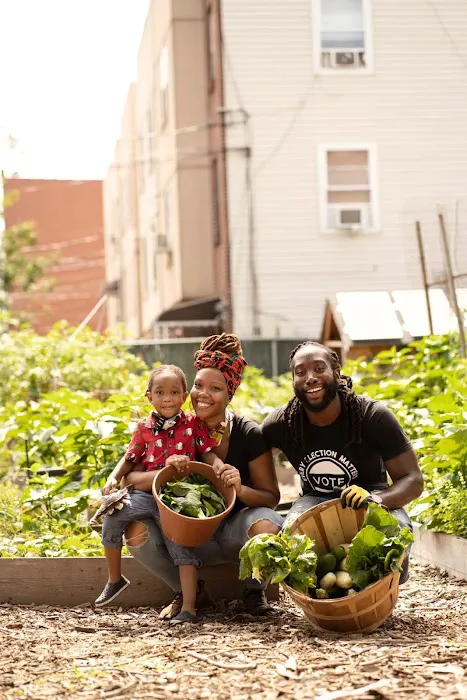 400 Montauk Avenue Block Association Garden Picture 3